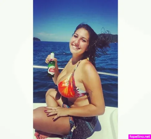 Laura Bestetti OnlyFans Thumbnail #8FKuR6L0xl