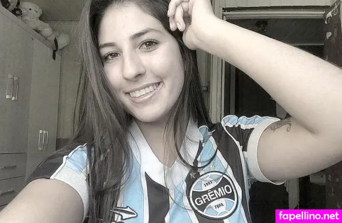 Laura Bestetti OnlyFans Thumbnail #grniix3ip9