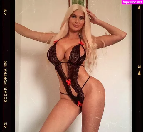 Laura Blake Hahnel OnlyFans Thumbnail #o43h5QT9q6
