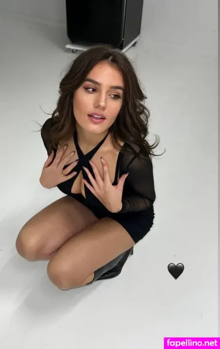 Laura Block OnlyFans Thumbnail #JvsfgVEfvh