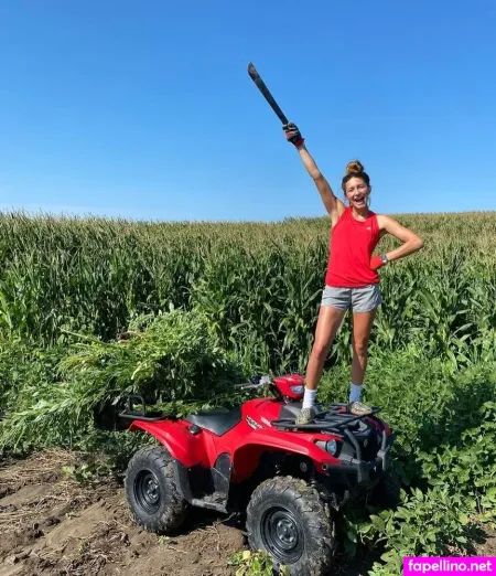 Laura Carlson Wilson OnlyFans Thumbnail #b44OTKRKE8