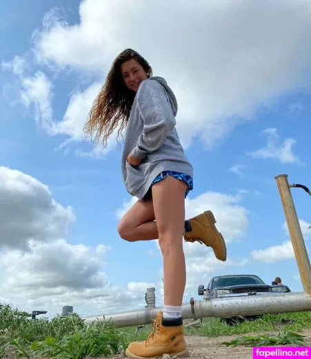 Laura Carlson Wilson OnlyFans Thumbnail #iSIettJfdu