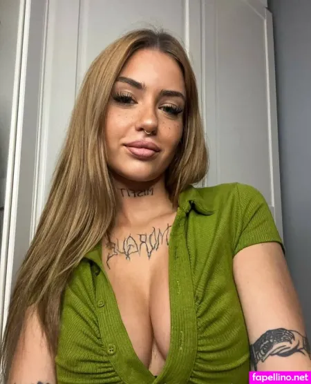 Laura Caroline OnlyFans Thumbnail #3rRUUcqXqO