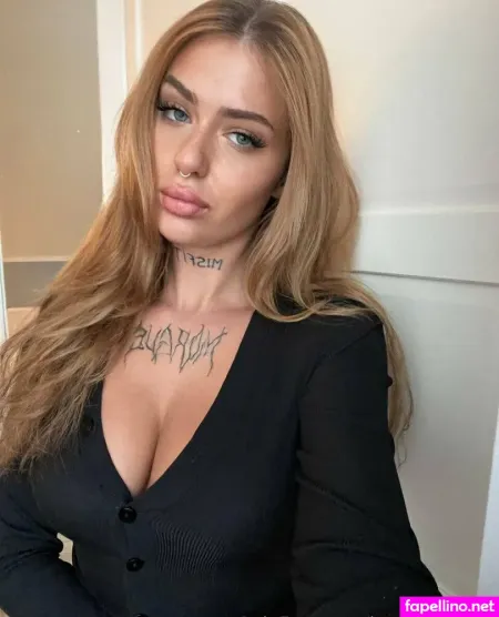 Laura Caroline OnlyFans Thumbnail #TG5vMxPgSL