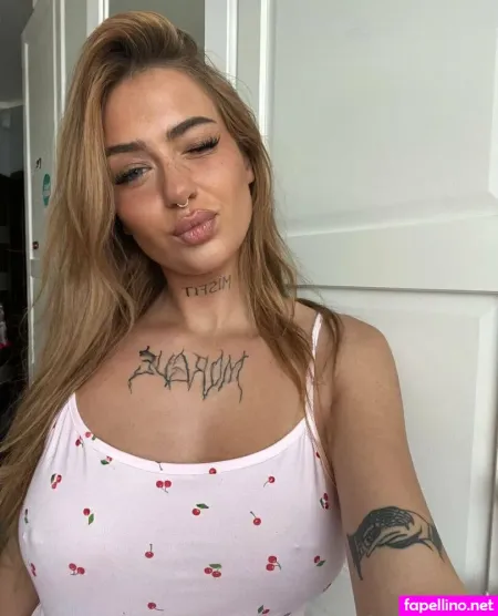 Laura Caroline OnlyFans Thumbnail #hqJSNUCPyp
