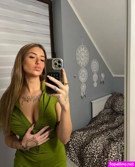 Laura Caroline OnlyFans Thumbnail #wdVeA8MnYP