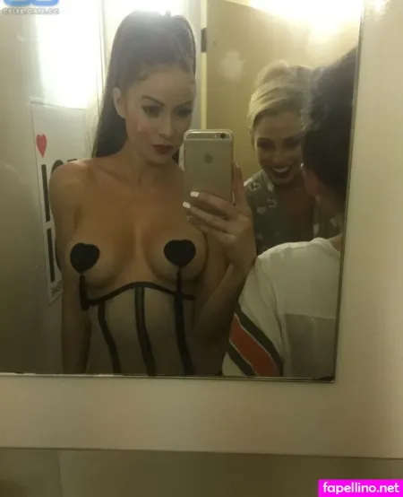 Laura Carter 7 OnlyFans Thumbnail #eaBwFFvnRe