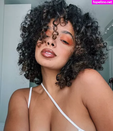 Laura Castro OnlyFans Thumbnail #An5fGAv6TE