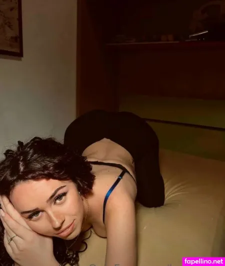 Laura Corti OnlyFans Thumbnail #oGZtFdbdwH