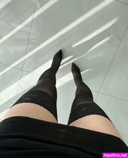 Laura Curls OnlyFans Thumbnail #62NWkdVtWg