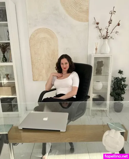 Laura Curls OnlyFans Thumbnail #PHVa5jTPlJ