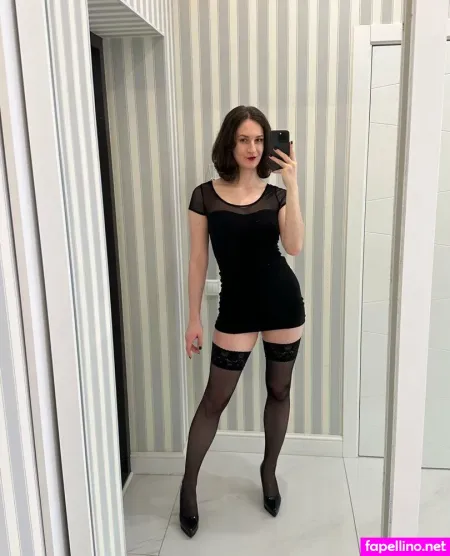 Laura Curls OnlyFans Thumbnail #r9TypiqJxi