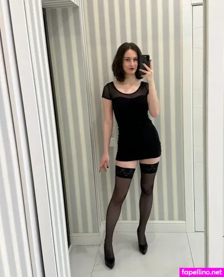 Laura Curls OnlyFans Thumbnail #v8rHUMTjLo