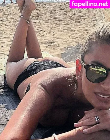 Laura D Annibale OnlyFans Thumbnail #REMZDSB9Bp