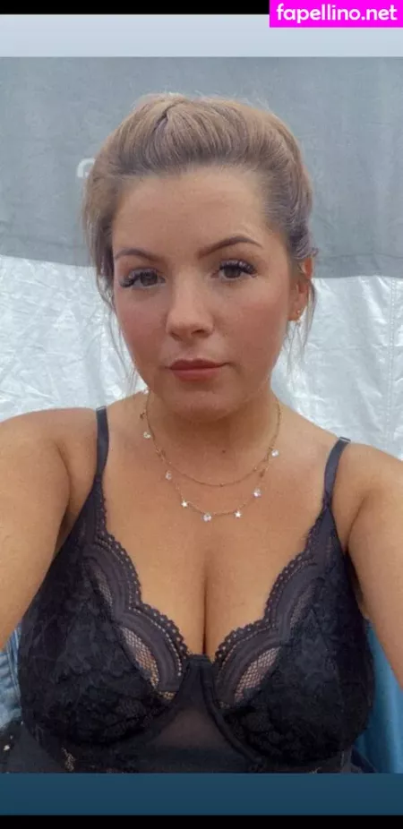 Laura Delaney 1 OnlyFans Thumbnail #3hSkgW9SId