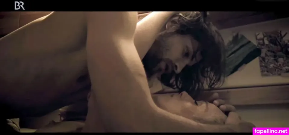 Laura Egger OnlyFans Thumbnail #L6YLvdacEO