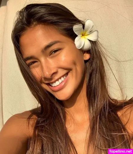 Laura Elizabeth Woo OnlyFans Thumbnail #0HGBh6I40z