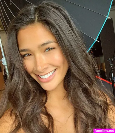 Laura Elizabeth Woo OnlyFans Thumbnail #Nuv69bUmC4