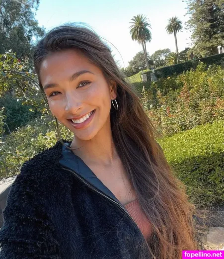 Laura Elizabeth Woo OnlyFans Thumbnail #boXiWDbcn4