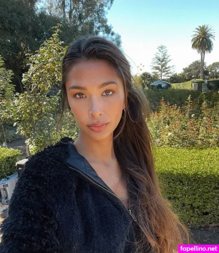 Laura Elizabeth Woo OnlyFans Thumbnail #ixfQZ7dUht