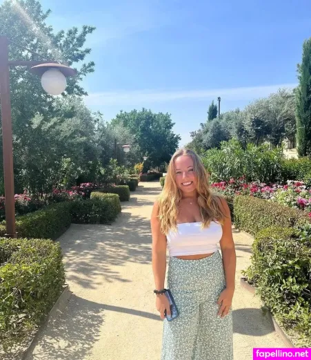 Laura H OnlyFans Thumbnail #CdtoT1FRNJ