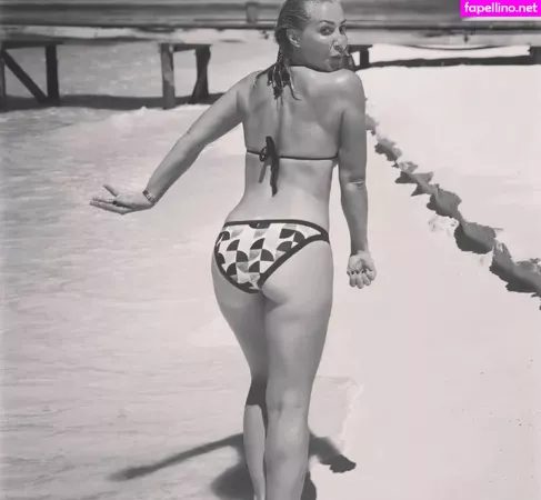 Laura Hamilton OnlyFans Thumbnail #eY4Y7lGsSk