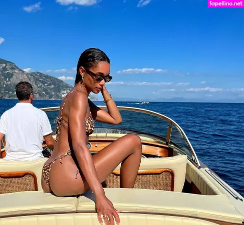 Laura Harrier OnlyFans Thumbnail #DpCH1beKKp