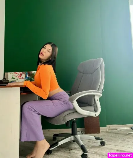 Laura Hasmarr OnlyFans Thumbnail #ZkL92UUlmV