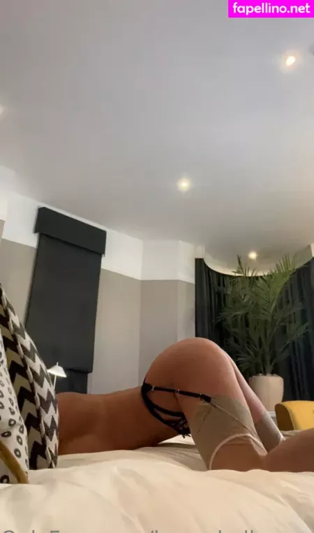 Laura Hollyman OnlyFans Thumbnail #pcgInRRmMm