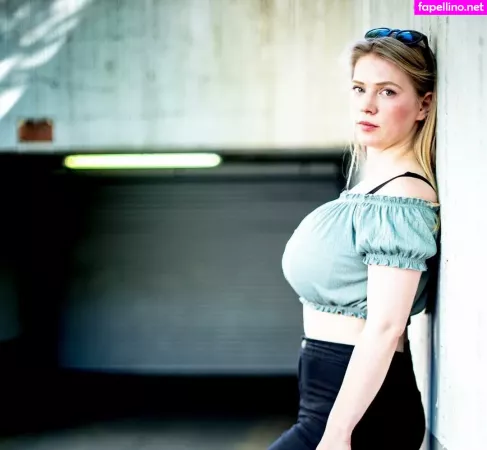 Laura Katz OnlyFans Thumbnail #81do3qq273