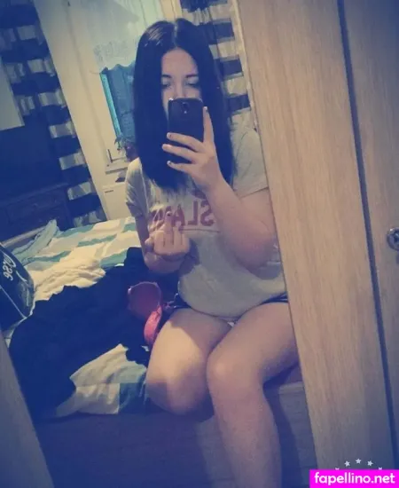 Laura Knoblauch OnlyFans Thumbnail #PohRiKN3ic