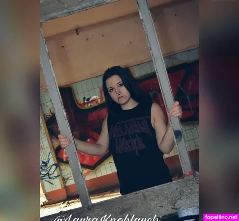Laura Knoblauch OnlyFans Thumbnail #XcddE4kABi