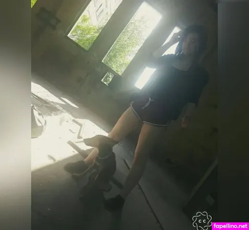 Laura Knoblauch OnlyFans Thumbnail #cmmEfK1OcC