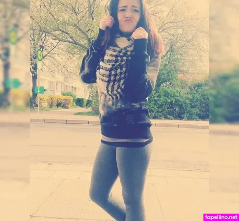 Laura Knoblauch OnlyFans Thumbnail #ldVuW337mP
