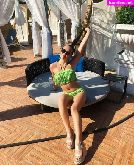 Laura Lagoon OnlyFans Thumbnail #By4T92S3ia