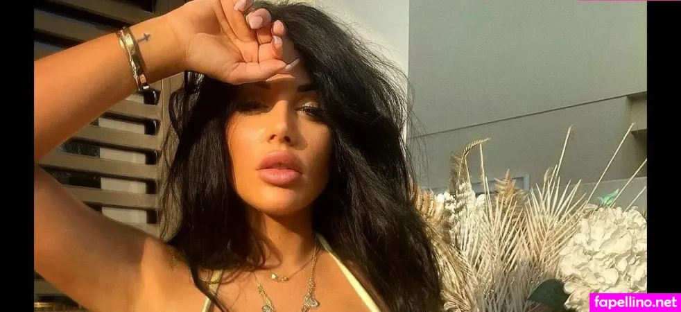 Laura Lempika OnlyFans Thumbnail #g9mmQIIaR1