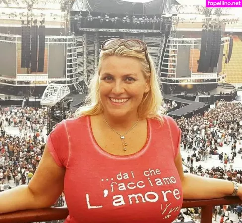 Laura Leonardi OnlyFans Thumbnail #AuVgCm1sDX