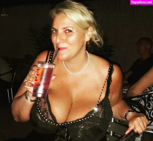 Laura Leonardi OnlyFans Thumbnail #ZYUODITg1E