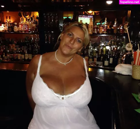 Laura Leonardi OnlyFans Thumbnail #dZxWOEdyQD