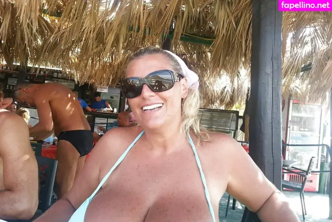 Laura Leonardi OnlyFans Thumbnail #fOJTHvttS9