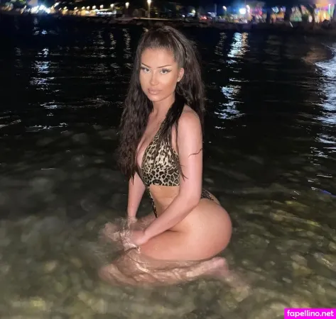 Laura Liana Jane OnlyFans Thumbnail #nb70sdz8rl