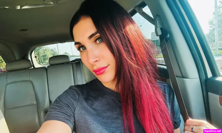 Laura Loomer OnlyFans Thumbnail #zZnbj6rxAL