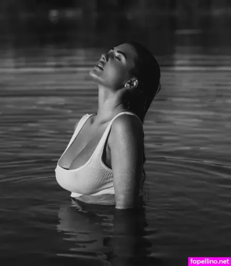 Laura Mania OnlyFans Thumbnail #HWUZhSrF58