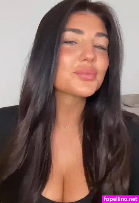 Laura Mania OnlyFans Thumbnail #ph7NysvoQt