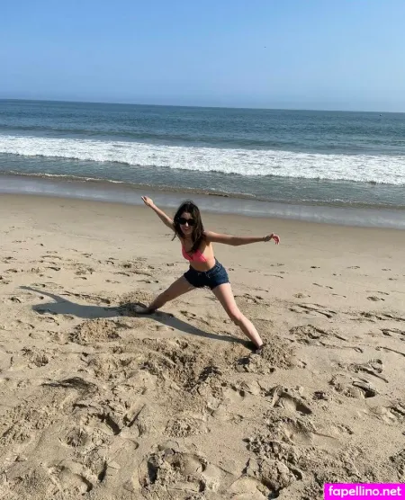 Laura Marano OnlyFans Thumbnail #CaWK0EYuG2