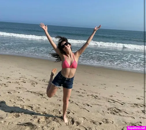 Laura Marano OnlyFans Thumbnail #Na3B7jqV9J