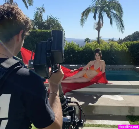 Laura Marano OnlyFans Thumbnail #maNYnNAywy