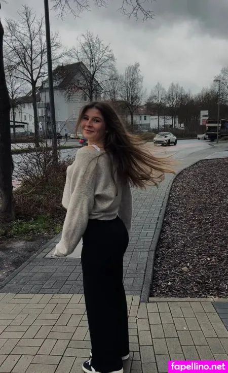 Laura Marie Rhrig OnlyFans Thumbnail #A8LzMkQ7gr