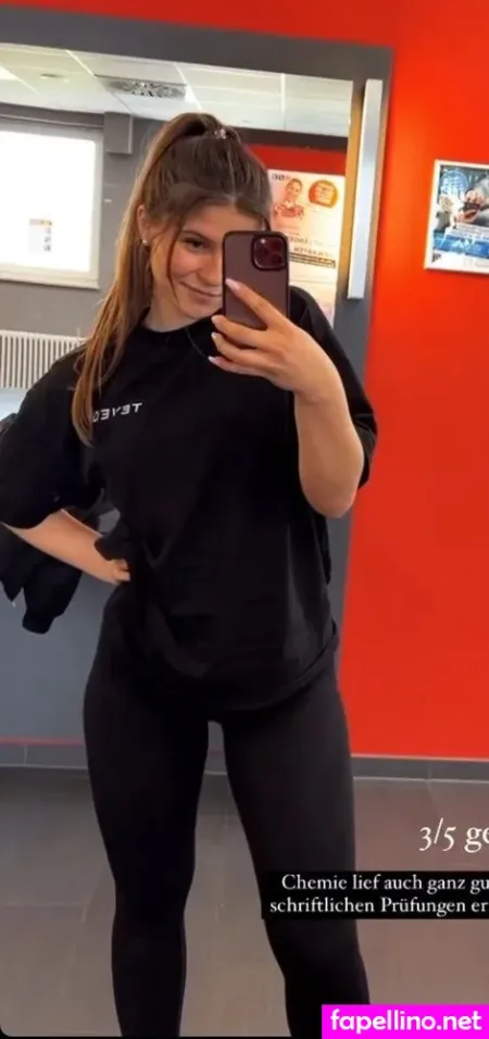 Laura Marie Rhrig OnlyFans Thumbnail #dfRv2KNvJ6
