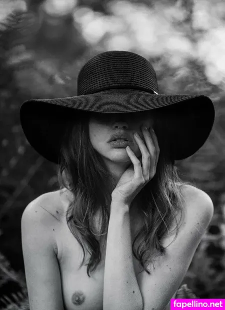 Laura Model OnlyFans Thumbnail #8OJ3VnIZi0